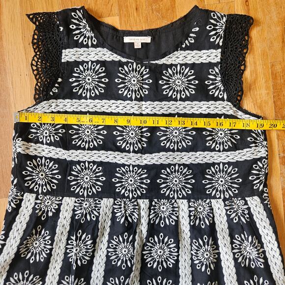 Skies Are Blue Top Womens M‎ Black White Embroidered Crochet Trim Boho Festival - Picture 4 of 12
